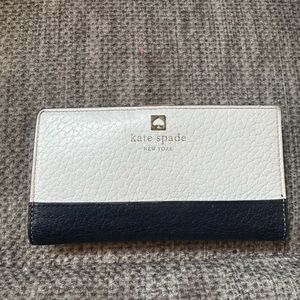kate spade Two-Tone Leather Zip Wallet in white and Black